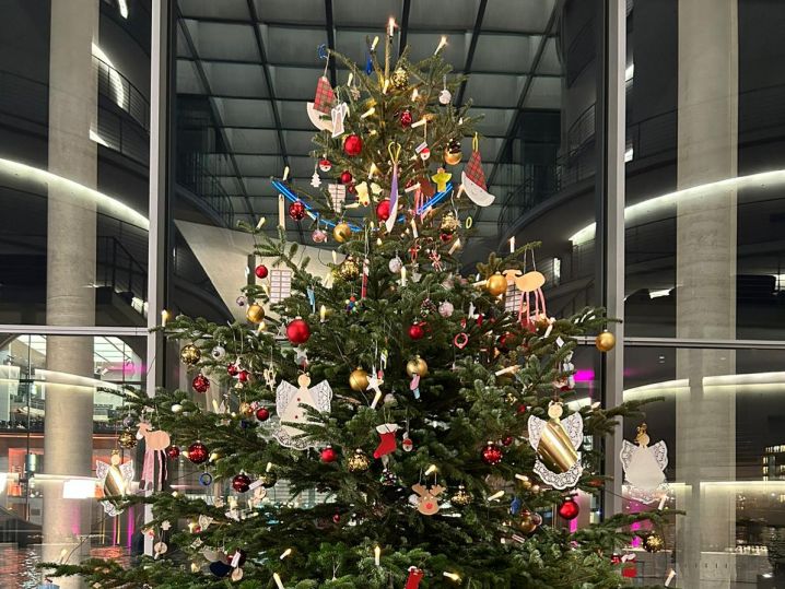 Weihnachtsbaumschmuck für den Bundestag in Berlin