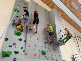 Neue Routen für die Kletterwand